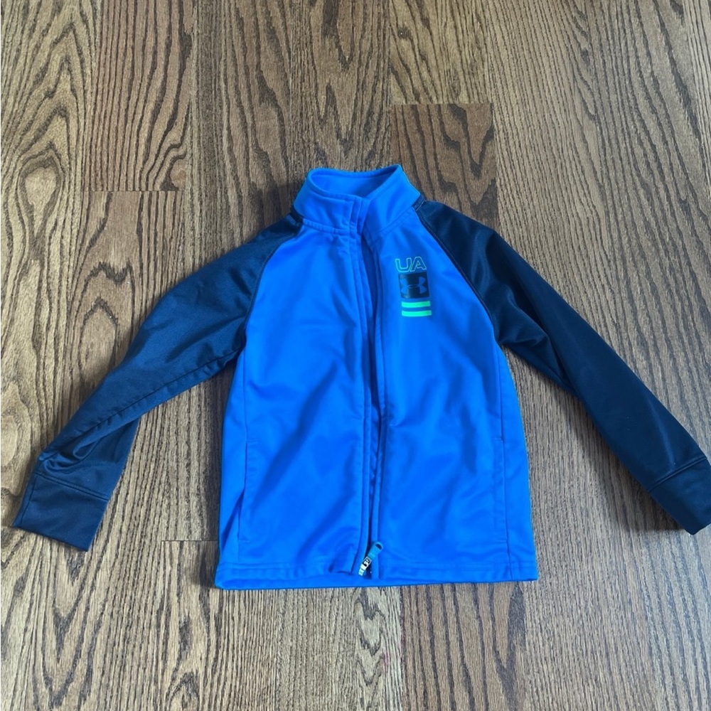 Size 5 under armour zip up